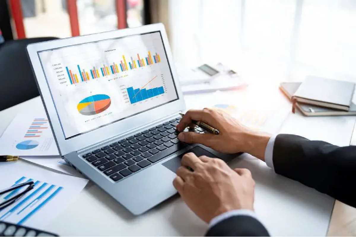 How profit tracking software helps e-commerce businesses improve ad campaign transparency